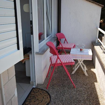 Apartment Blanka By El-Pi Tours Njivice Dış mekan fotoğraf