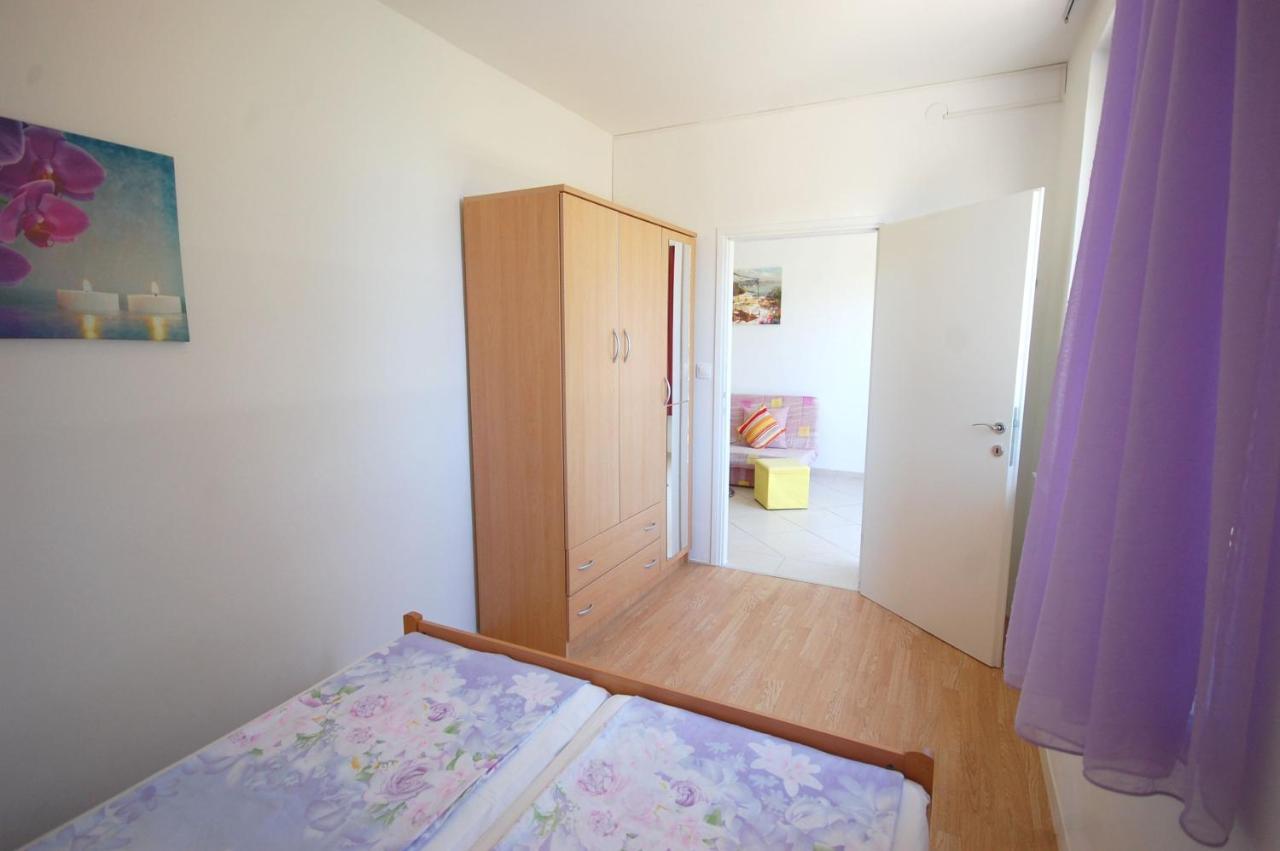 Apartment Blanka By El-Pi Tours Njivice Dış mekan fotoğraf