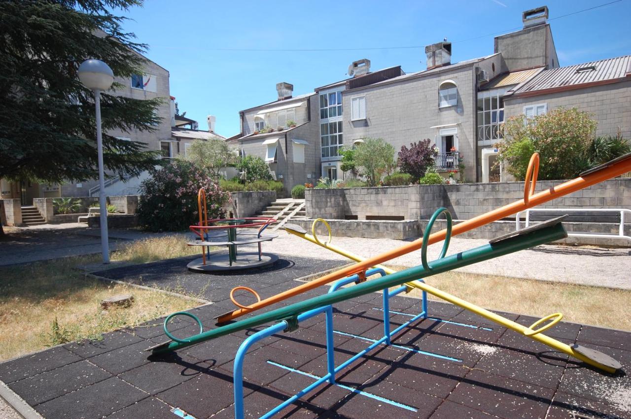Apartment Blanka By El-Pi Tours Njivice Dış mekan fotoğraf