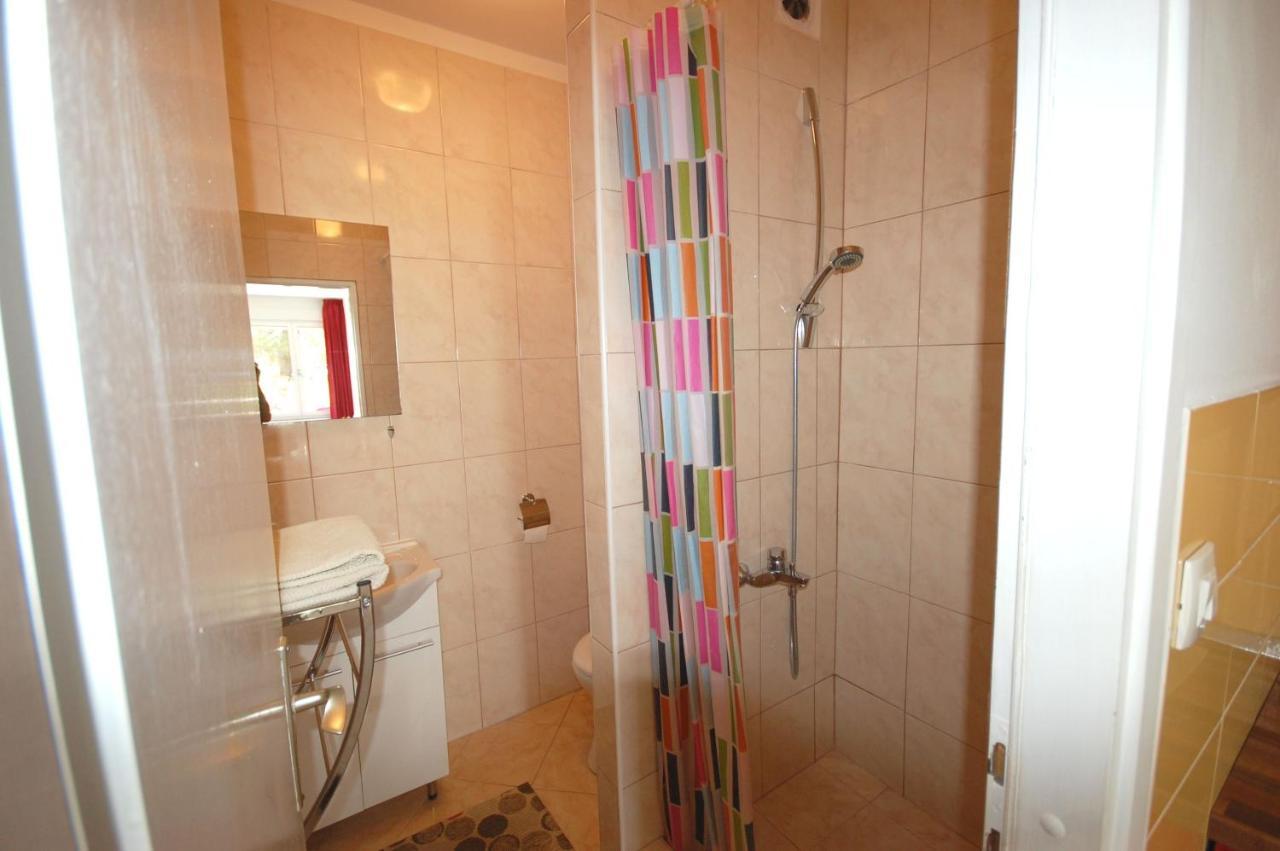 Apartment Blanka By El-Pi Tours Njivice Dış mekan fotoğraf
